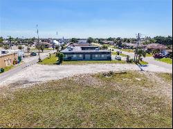 2921 SE 15th Place, Cape Coral FL 33904