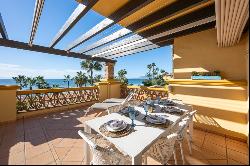 Exquisite beachfront apartment in Río Real Playa, East Marbella, Marbella 29603