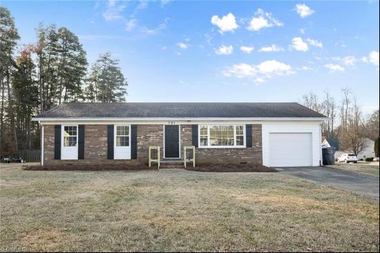 721 Lake Drive, Kernersville NC 27284