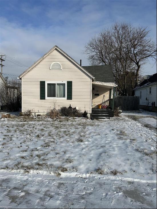 58 Yeamans Street, Mount Clemens MI 48043