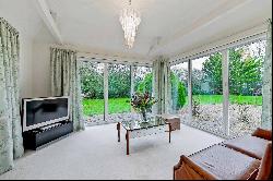 Hawthorn Hill, Warfield, Bracknell, Berkshire, RG42 6HL