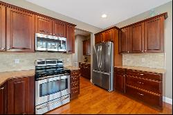 6 Jefferson Lane Unit 6, Southbury CT 06488