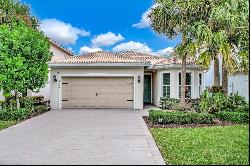 4685 Greenway Dr, Hollywood FL 33021