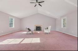 19 Milford Rd, Grafton MA 01560