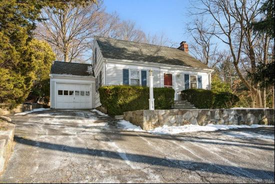 174 Hollow Tree Ridge Road, Darien CT 06820