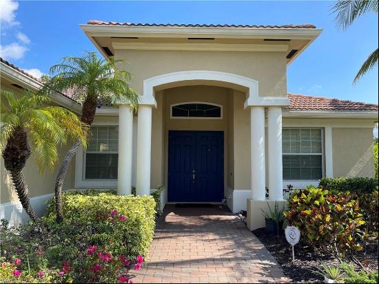 479 Saddlebrook Ln, Naples FL 34110