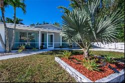 28 Constitution Dr, Naples FL 34112