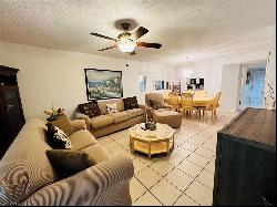 7719 Jewel Ln Unit 103, Naples FL 34109