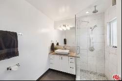 11 24th Avenue #2, Venice CA 90291