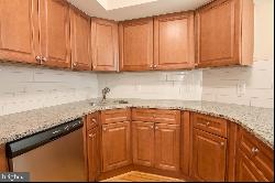 200 Green Lane Unit 4, Philadelphia PA 19127