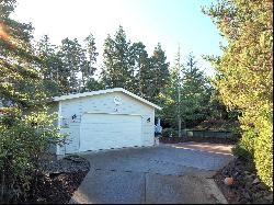 905 Lillie Circle Ct, Florence OR 97439