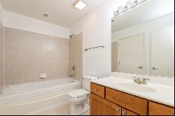 849 N Franklin Street #1008, Chicago IL 60610