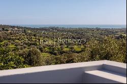 Elegant designer villa with views of Lido di Noto