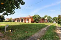 Campodarsego, villa portico and garden