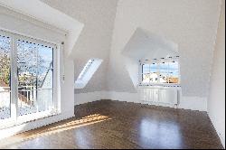 Lichterfüllte 3-Zimmer-Dachterrassen-Wohnung mit Deckenhöhen bis zu 3,70 m