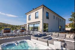 VILLA WITH HEATED POOL AND TENNIS COURT - CENTRAL ISTRIA