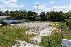 307 62nd St, Holmes Beach, FL 34217