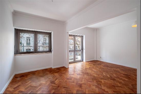 Flat, 4 bedrooms, for Sale