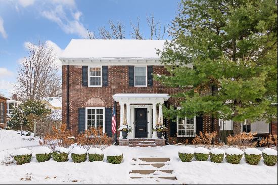 Charming Colonial in the Lowry Hill Neighborhood