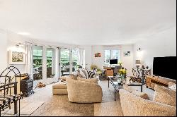 Groveside Court, 4 Lombard Road, London, SW11 3RQ