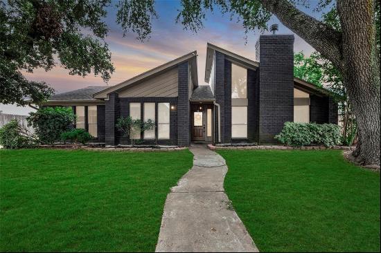 15223 La Paloma Drive, Houston TX 77083