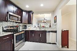 121 Cypress Point Drive #121, Palm Beach Gardens FL 33418