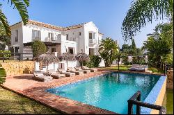 Villa in Altos de Los Monteros with spectacular views, Marbella 29603