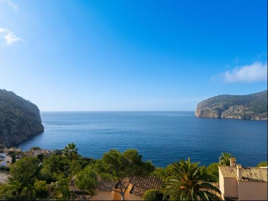 Mediterranean villa with views of the bay for sale in Camp de Ma, Andratx 07150