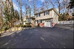 87 Woodchuck Hollow Road, Cold Spring Harbor NY 11724