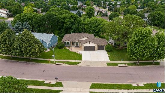 1805 S Oxford Ave, Sioux Falls SD 57106