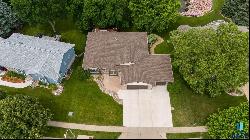 1805 S Oxford Ave, Sioux Falls SD 57106