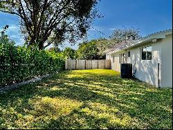 8365 SW 131 St, Pinecrest FL 33156