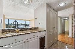 4401 Lakeside Drive Unit 103, Jacksonville FL 32210