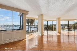 4401 Lakeside Drive Unit 103, Jacksonville FL 32210