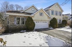 8 Brown Ct, Chester Twp. NJ 07930