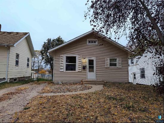 209 N Hawthorne Ave, Sioux Falls SD 57104