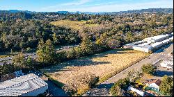 Vacant Lot in Healdsburg