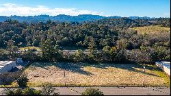 Vacant Lot in Healdsburg