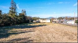 Vacant Lot in Healdsburg