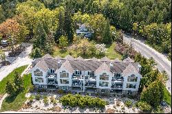 Luxurious Three-Story Villa in Fish Creek