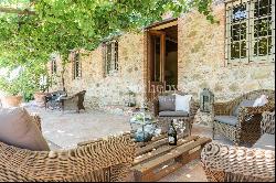 Historic stone country house with unique panorama and vineyards