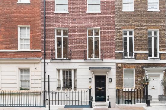 Newly refurbished townhouse with an impressive roof terrace