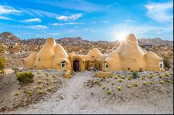 Where Earth Architecture Meets Shamanic Art! Bonita Domes  - Joshua Tree