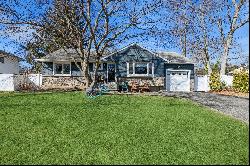 3 Larry Drive, Commack, NY 11725