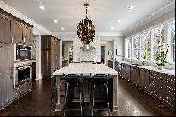 Exceptional Sandy Springs Home on a Quiet Cul-de-sac Minutes from Chastain Park