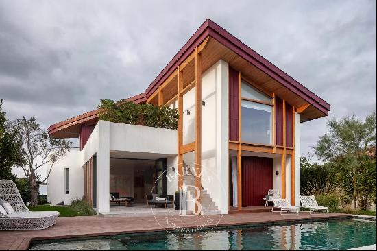 BASQUIAT - ARCHITECT-DESIGNED VILLA WITH SEA VIEWS AND HEATED SWIMMING POOL - BIDART