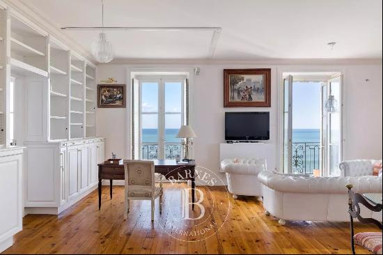 BIARRITZ, HEART OF THE TOWN, EXCEPTIONAL APARTMENT, PANORAMIC VIEW OF THE OCEAN