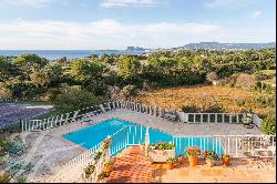 Property for sale in La Ciotat with swimming pool and tennis court with sea view