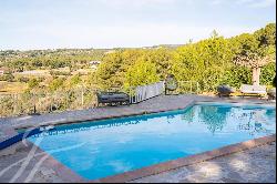 Property for sale in La Ciotat with swimming pool and tennis court with sea view