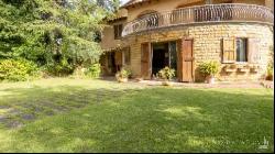 Modern villa on the outskirts of Siena, ground floor, Tuscany.